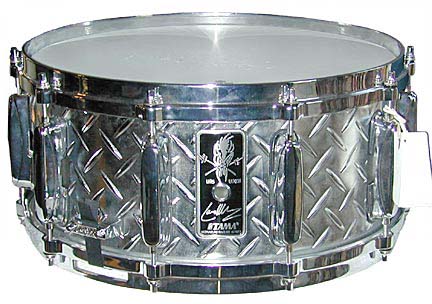 Picture and sound sample of a Tama Lars Ulrich snare drum - 
	6 x 14 steel